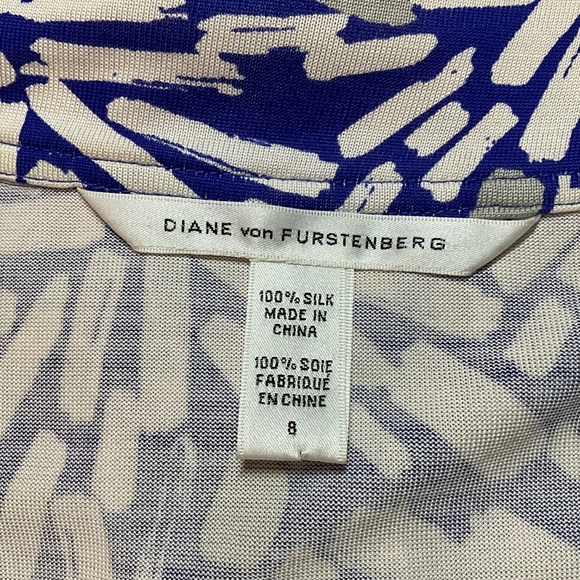 DIANE VON FURSTENBERG Consuelo Silk Day Dress Vee Neckline Popover Style Sz 8 - Picture 9 of 10